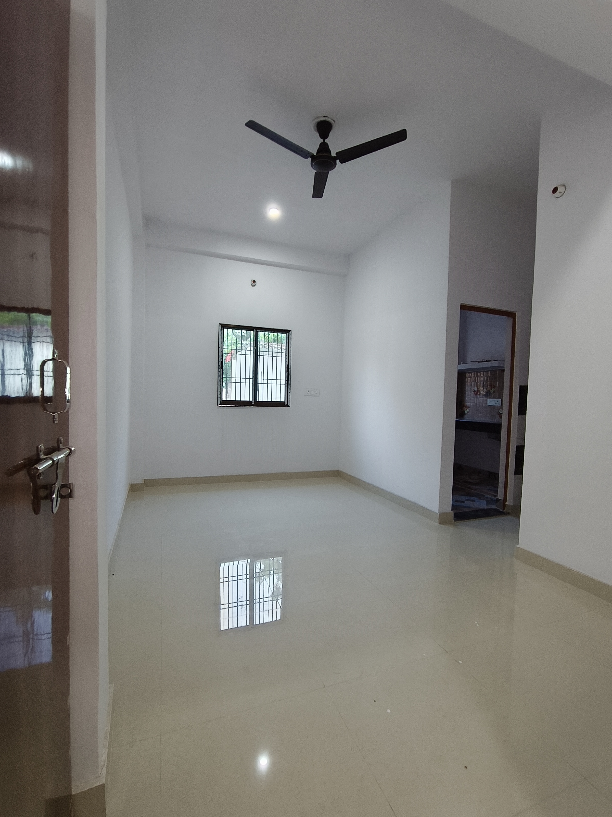 1&2 BHK FLAT AND MASTER ROOM WITH ATTACHED BATHROOM AND KITCHEN NEAR NH2 NUWAV VARANASI